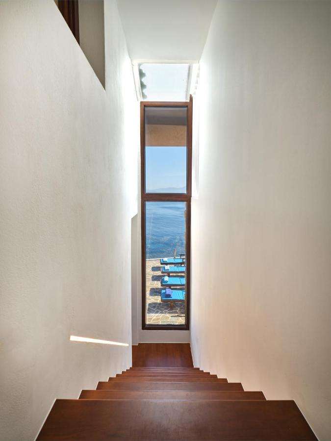 Forecastle Villa Keratea