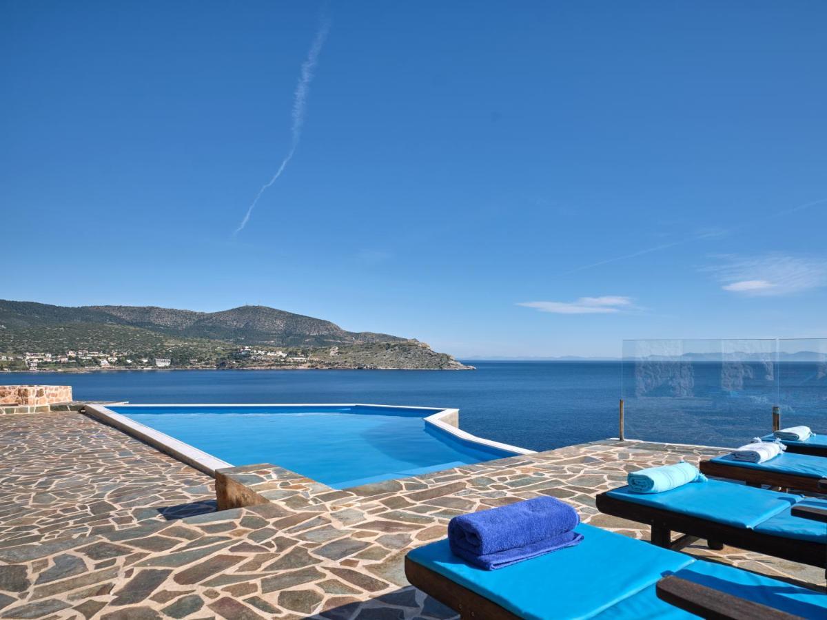 Forecastle Villa