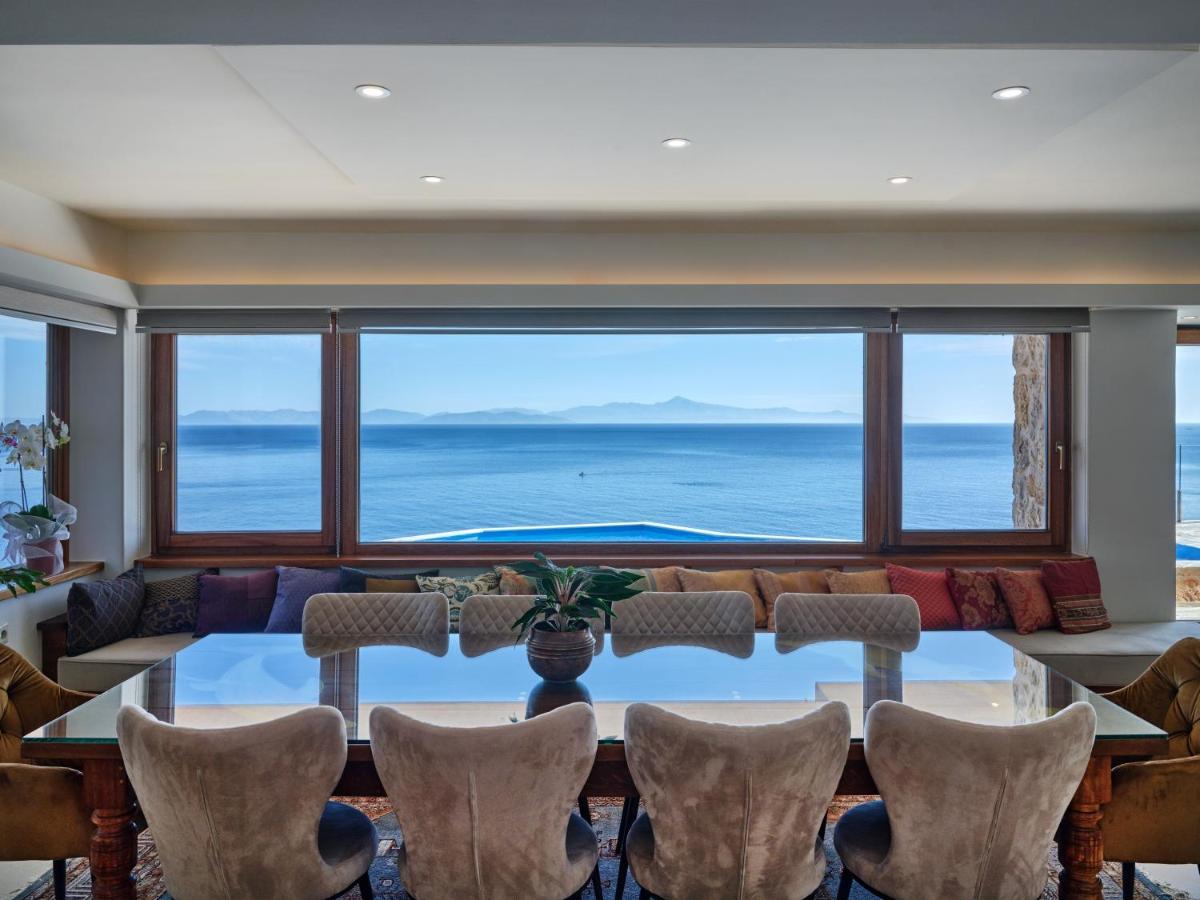 Forecastle Villa *
