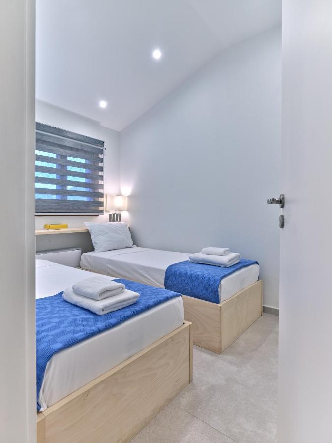 Forecastle Villa *
