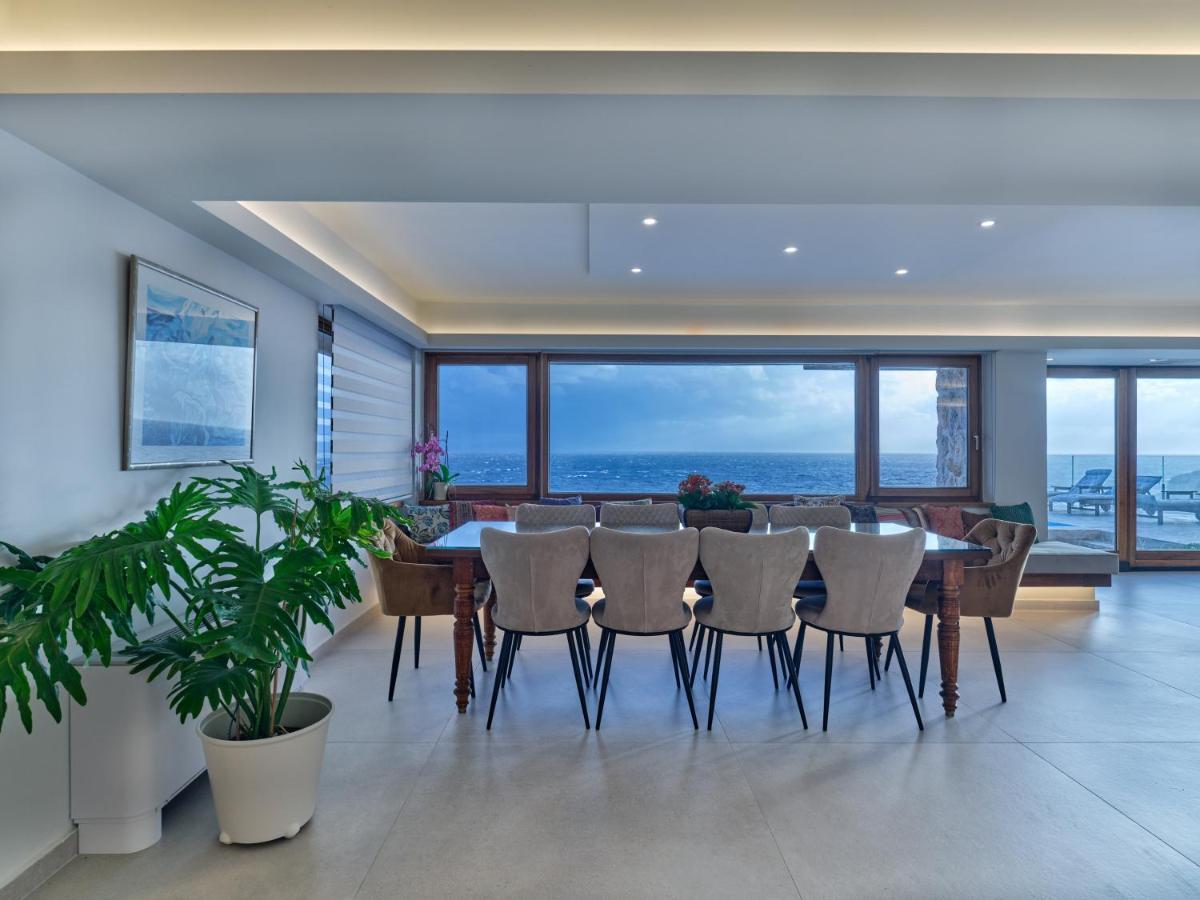 Forecastle Villa *
