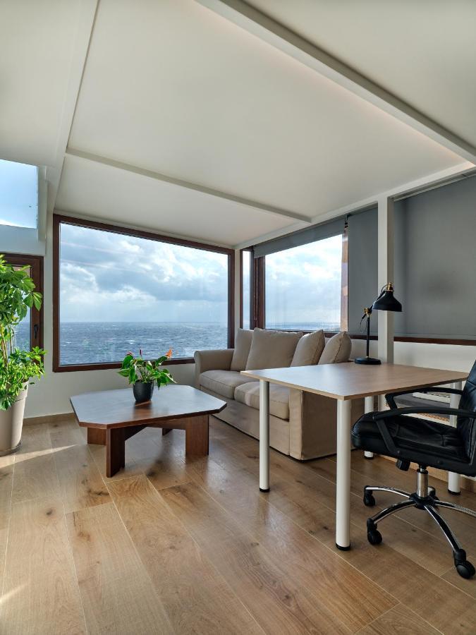 Forecastle Villa