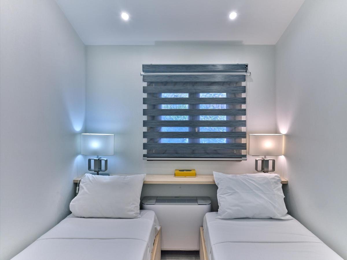 Forecastle Villa