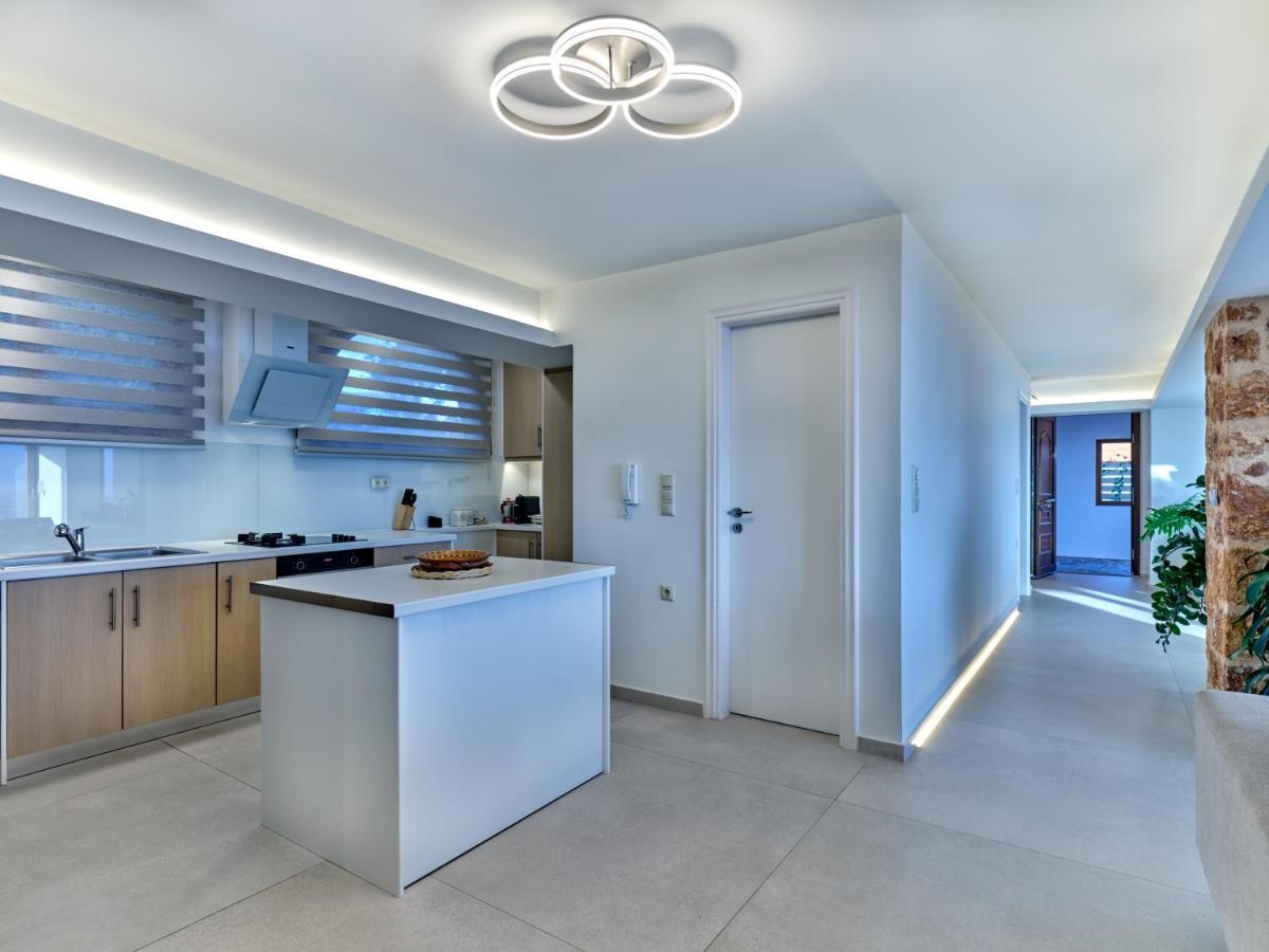 Forecastle Villa Keratea